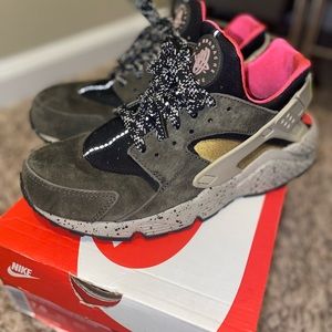 Nike Air Huarache Run Sneakers